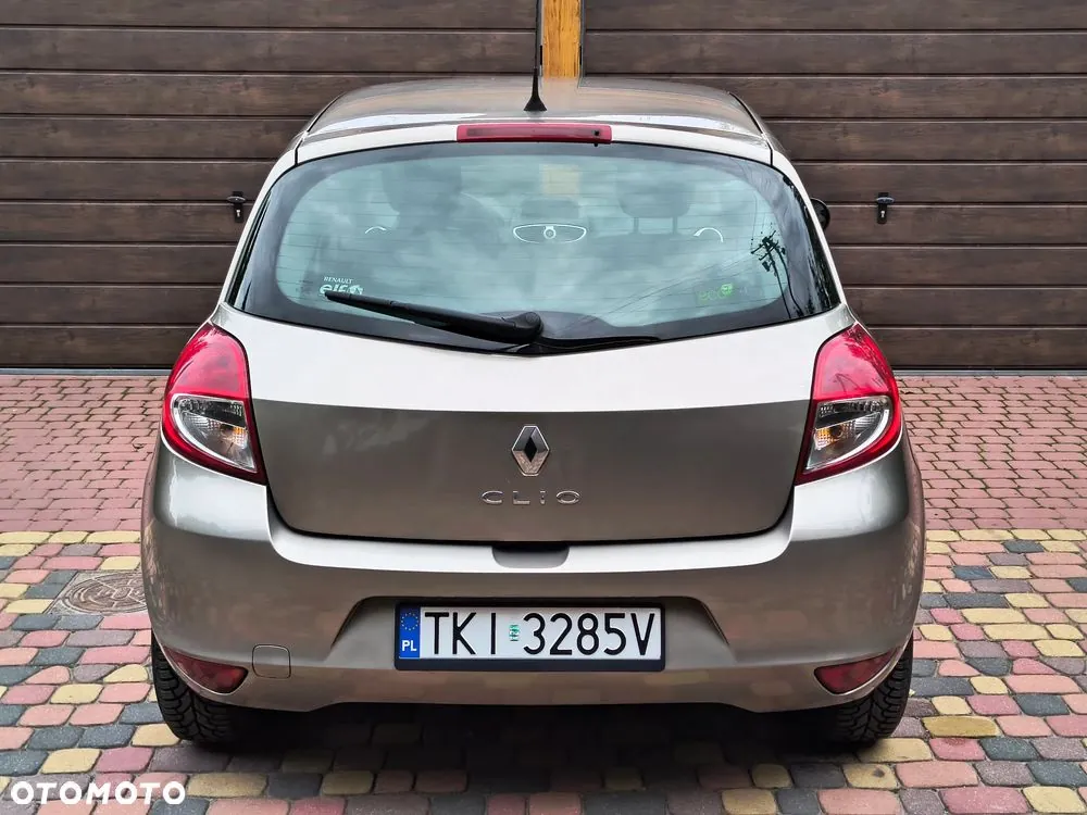 Renault Clio 2010 photo 5