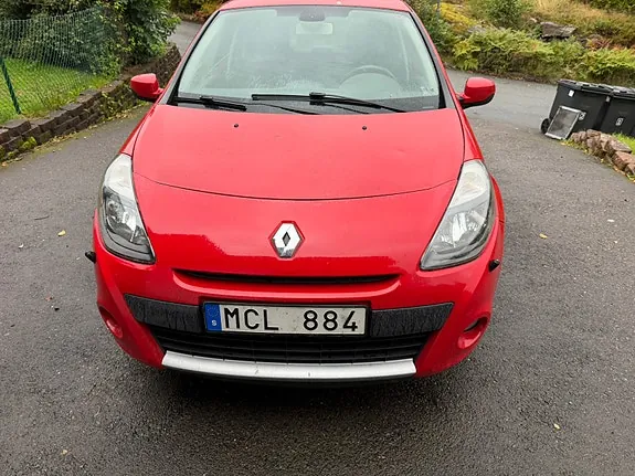 Renault Clio 2012 photo 2