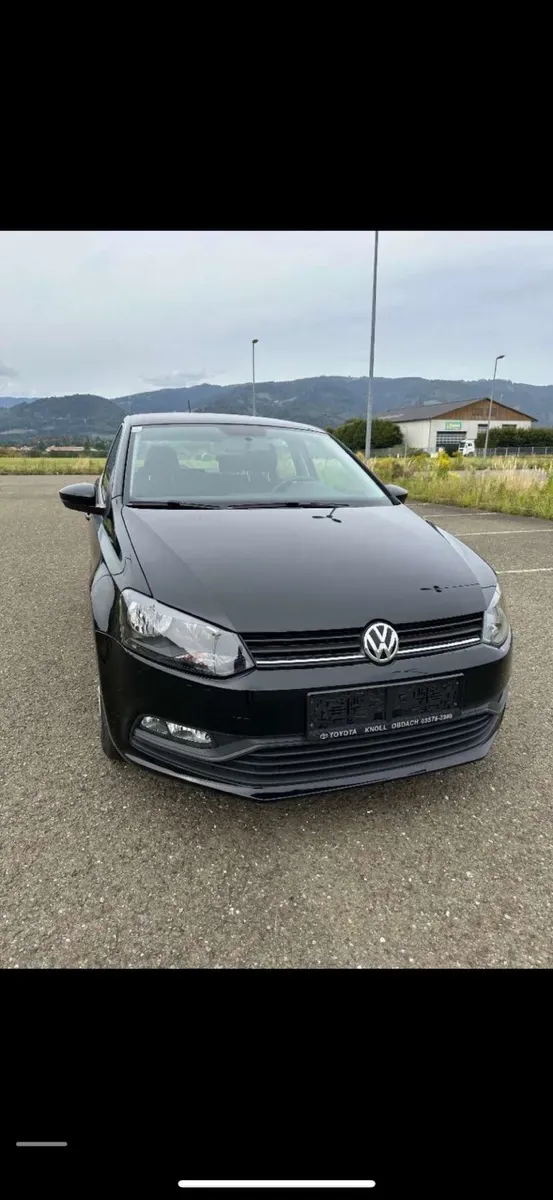 Volkswagen Polo 2015 photo 2