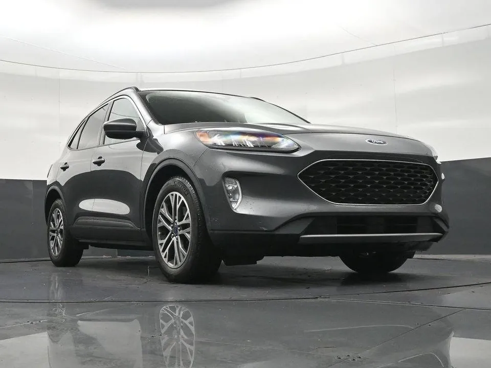 Ford Escape 2022 photo 2