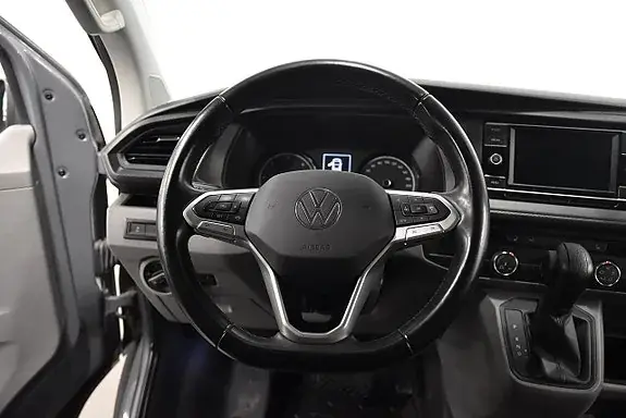 Volkswagen Transporter 2022 photo 2