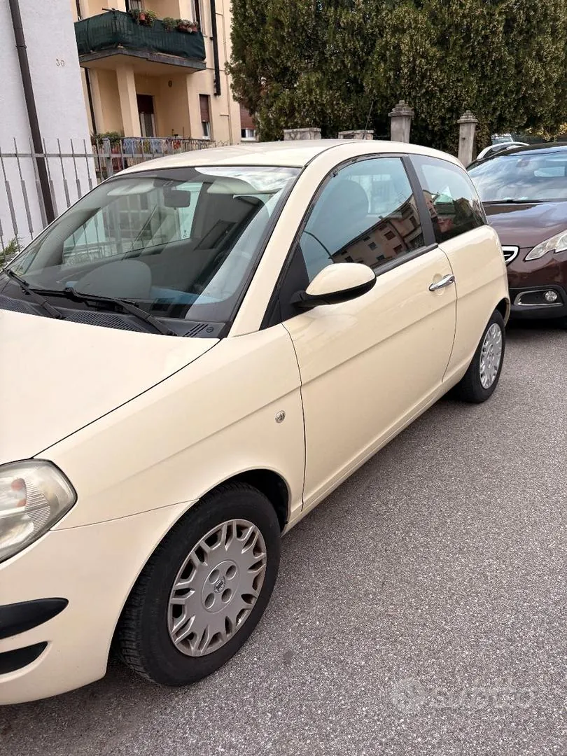 Lancia Ypsilon 2004 photo 3