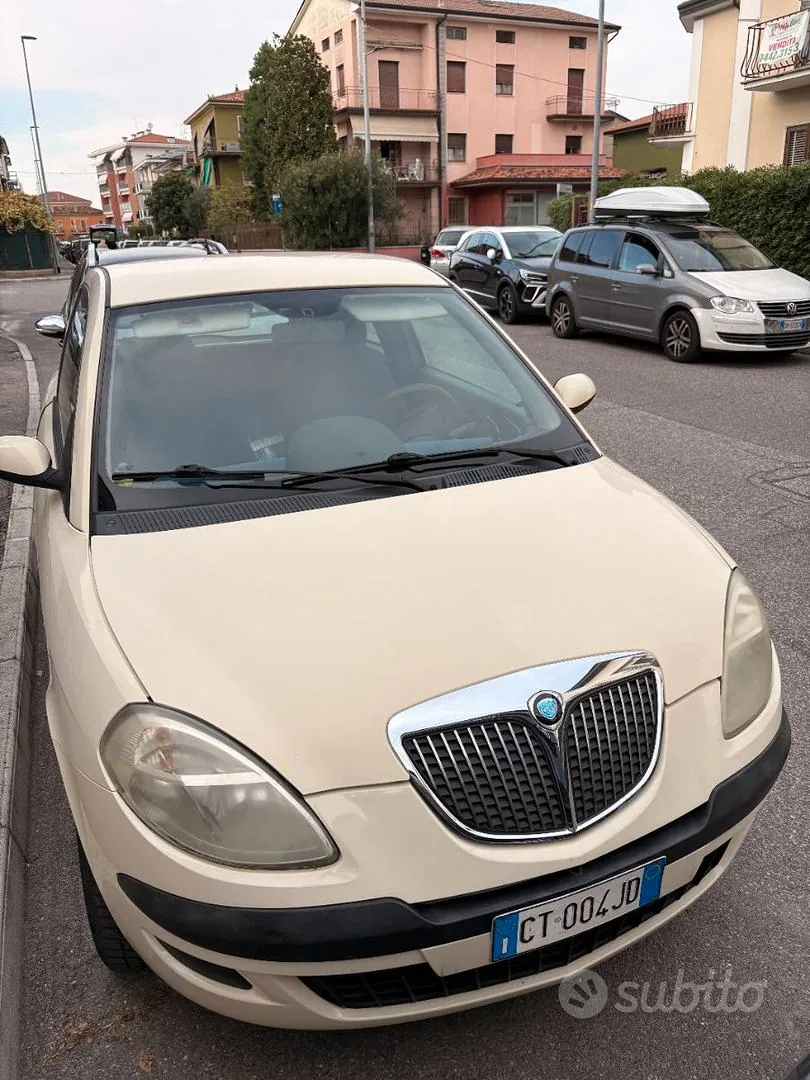 Lancia Ypsilon 2004 photo 2