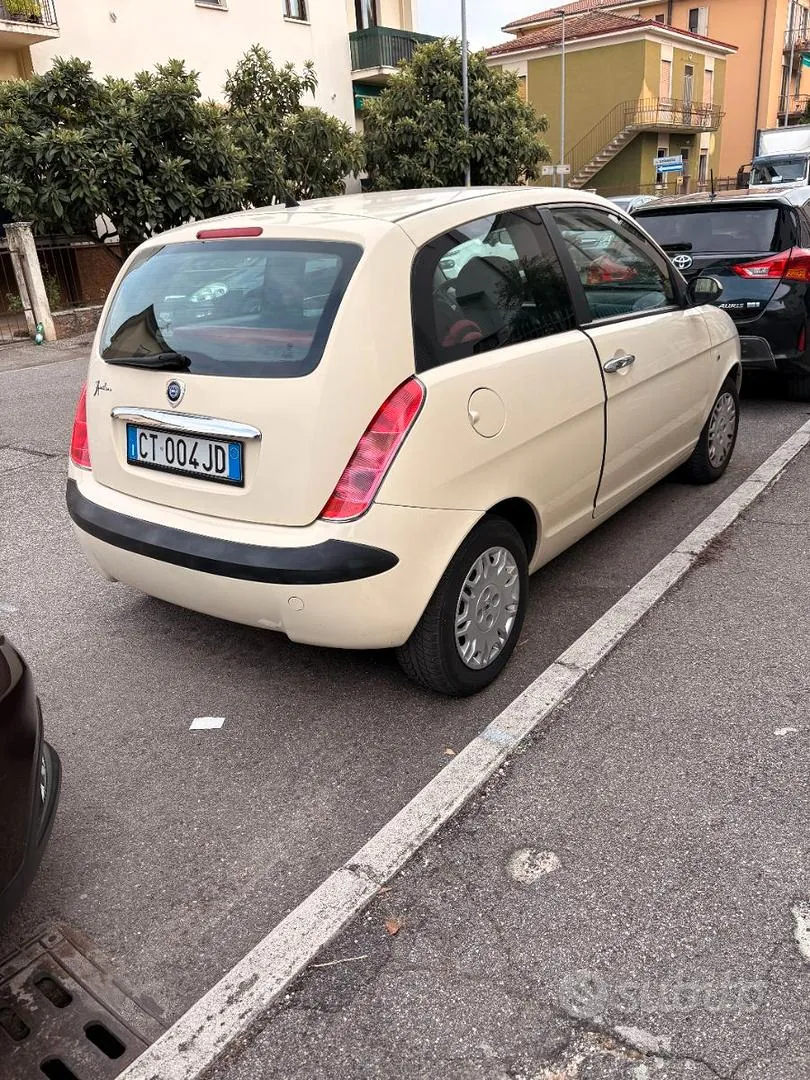 Lancia Ypsilon