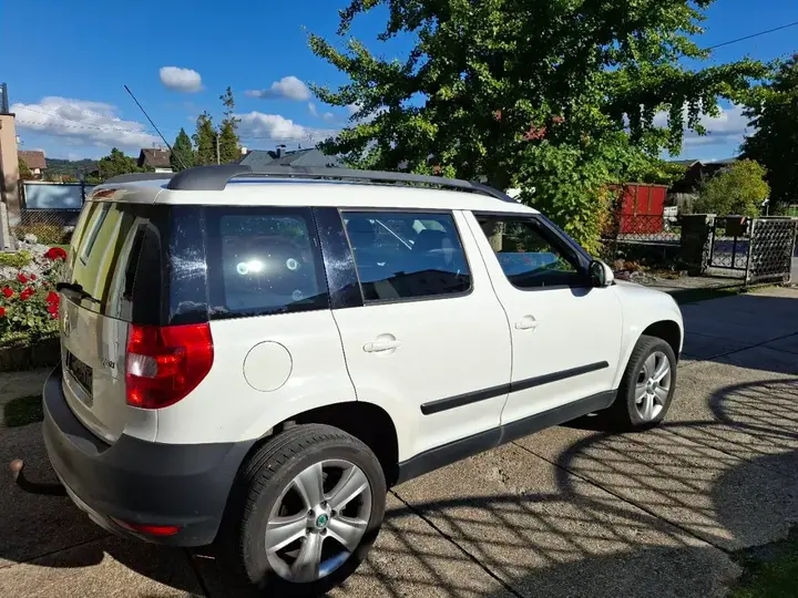 Skoda Yeti 2010 photo 3