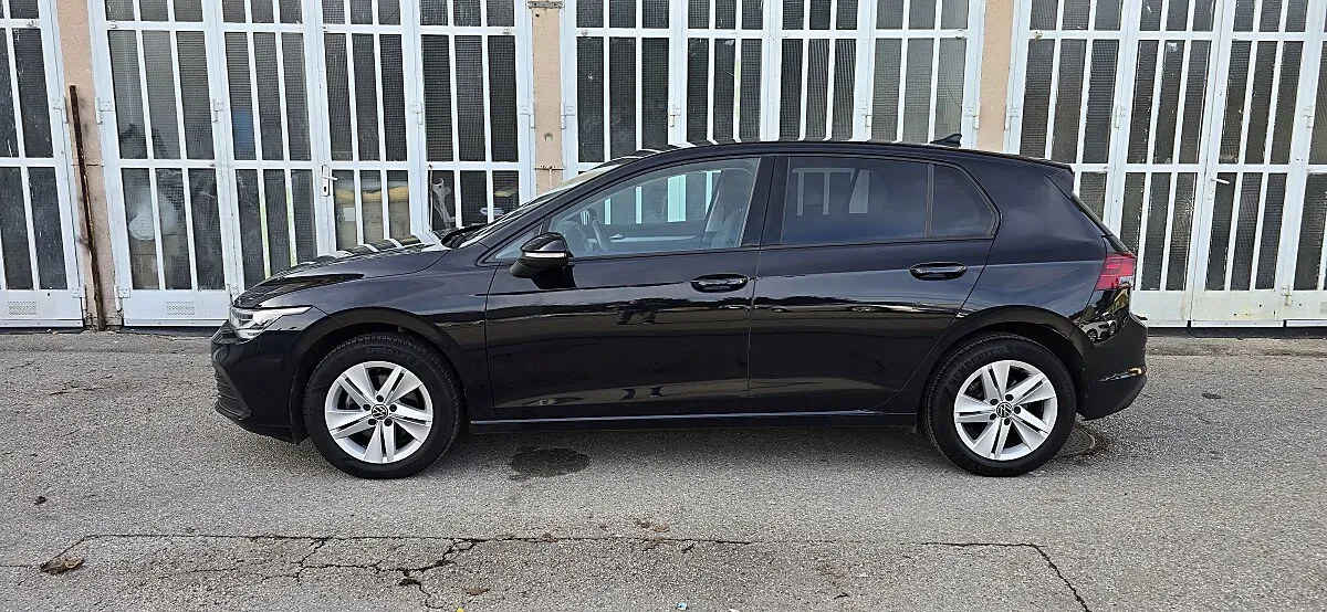 Volkswagen Golf 2022 photo 2