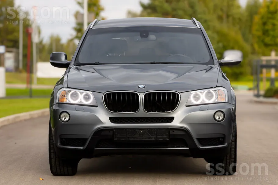 BMW X3 2012 photo 2