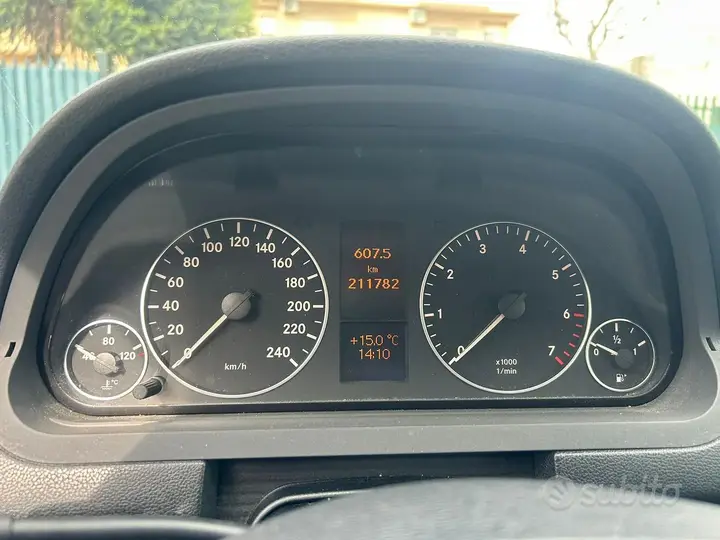Mercedes-Benz A-Class 2010 photo 5