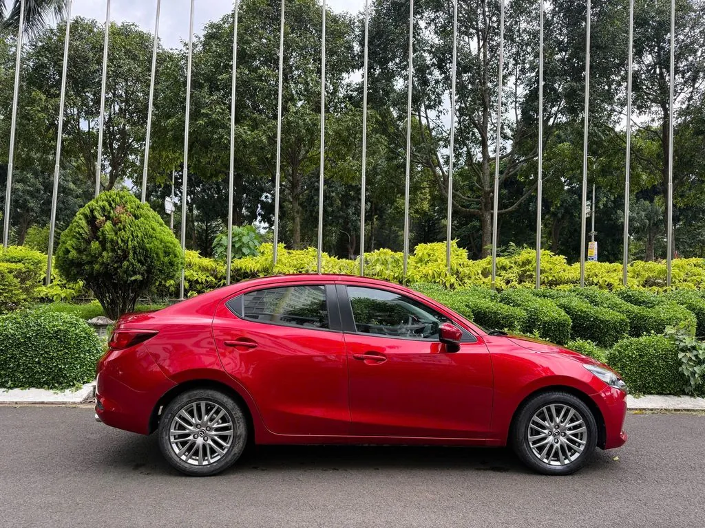 Mazda 2 2021 photo 2