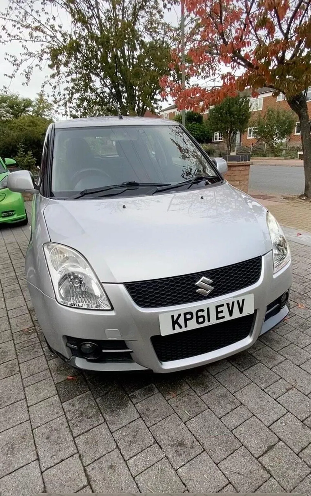 Suzuki Swift 2011 photo 2