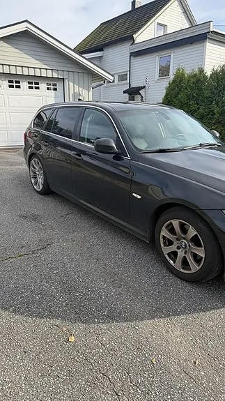 BMW 318I 2010 photo 3