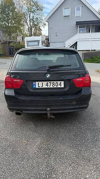 BMW 318I 2010 photo 2