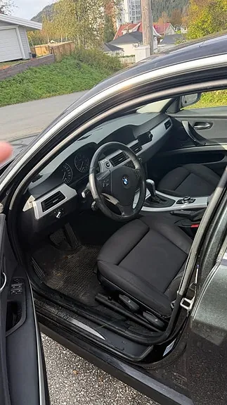 BMW 318I 2010 photo 5