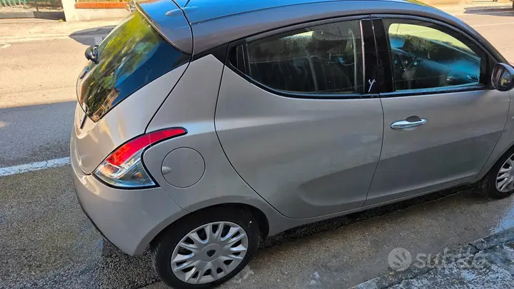 Lancia Ypsilon 2011 photo 4