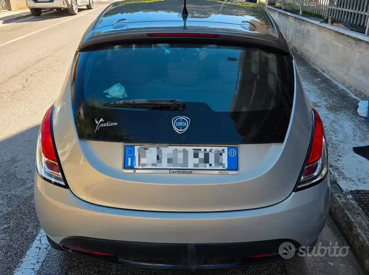 Lancia Ypsilon 2011 photo 3