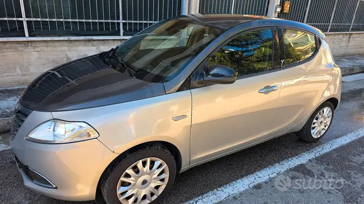 Lancia Ypsilon 2011 photo 2