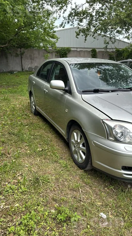Toyota Avensis 2005 photo 2