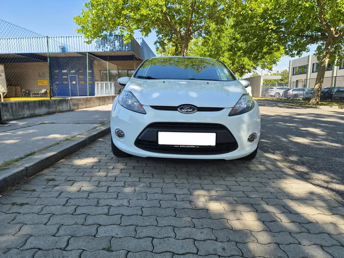 Ford Fiesta 2012 photo 3