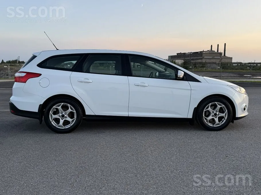 Ford Focus 2013 photo 5