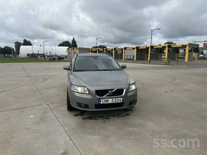 Volvo V50