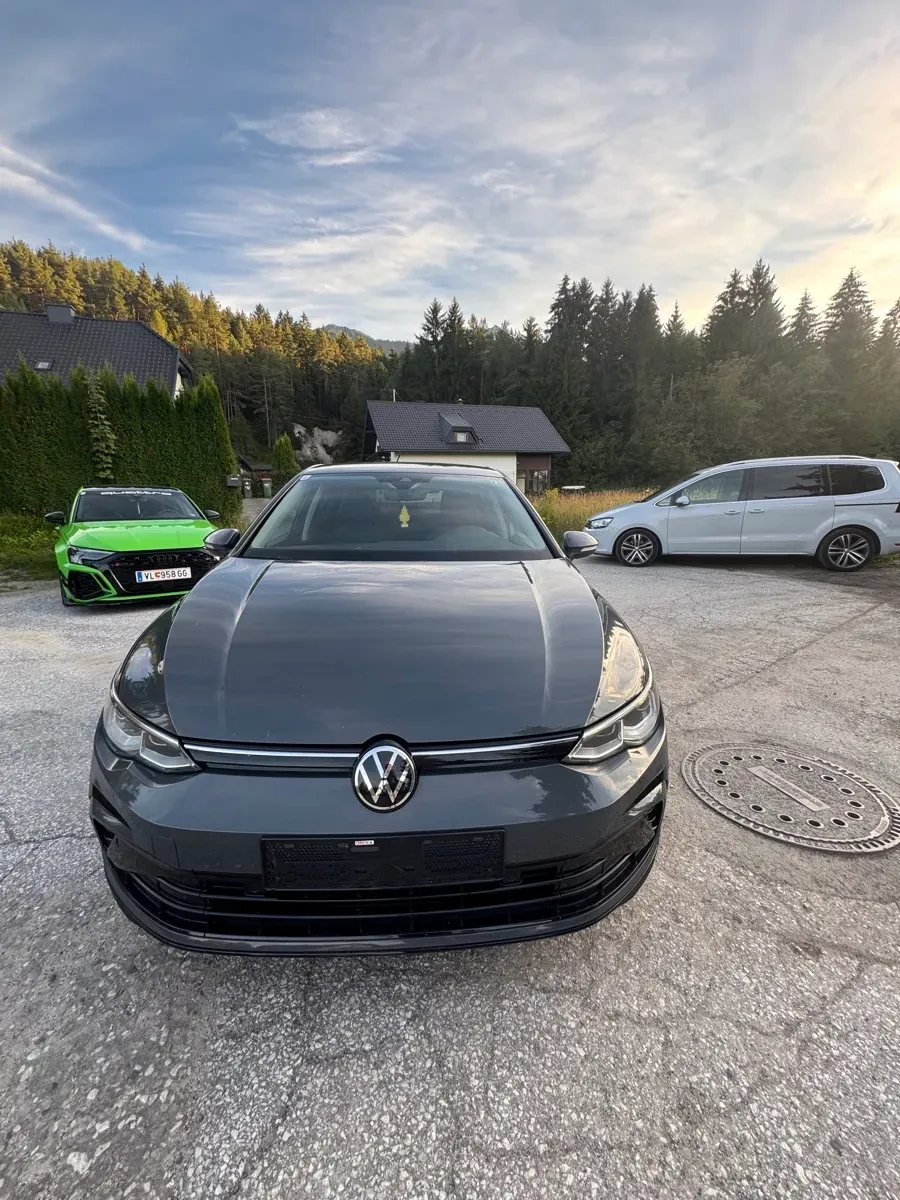 Volkswagen Golf 2022 photo 2