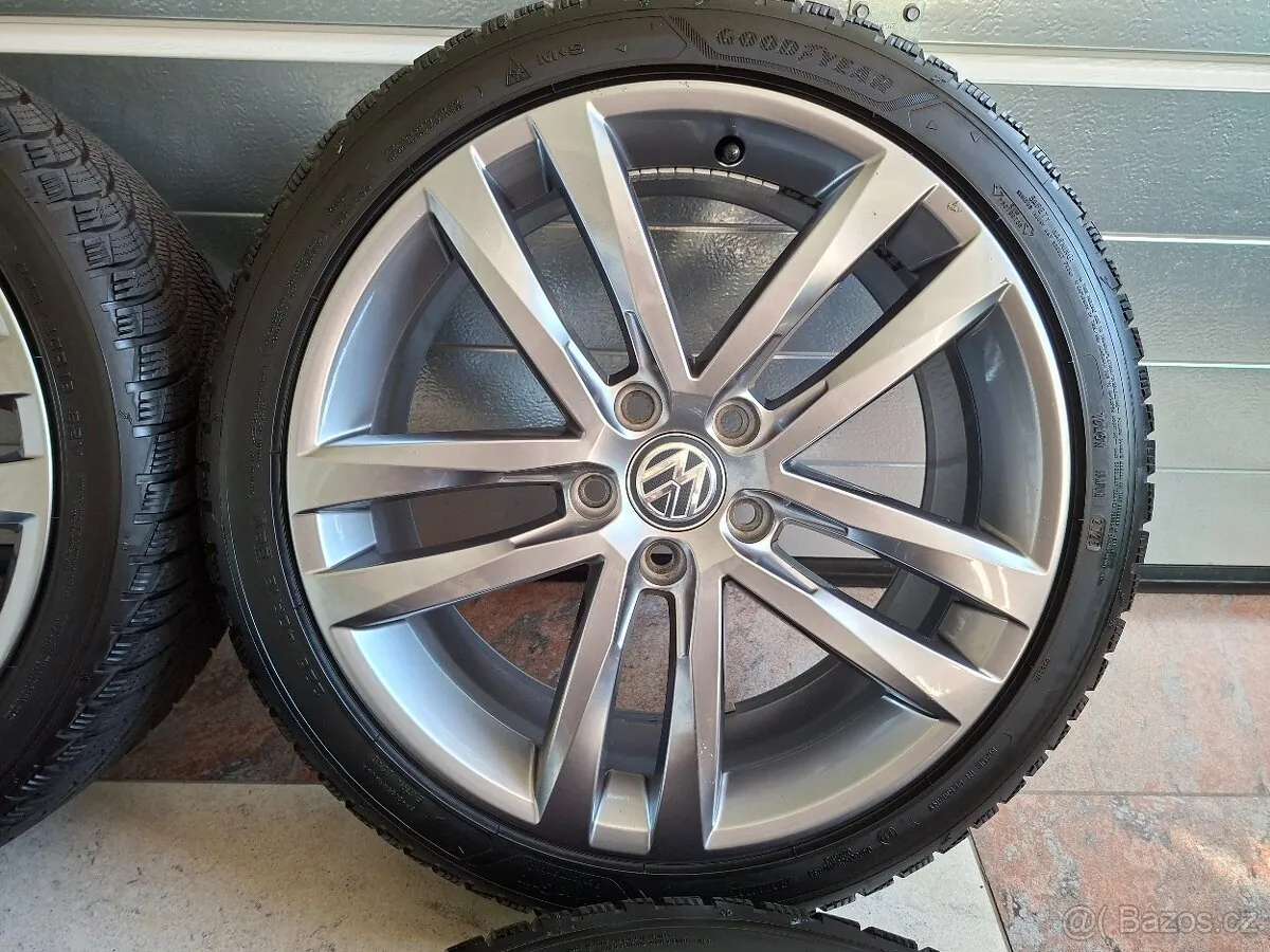 Volkswagen Golf 2025 photo 4