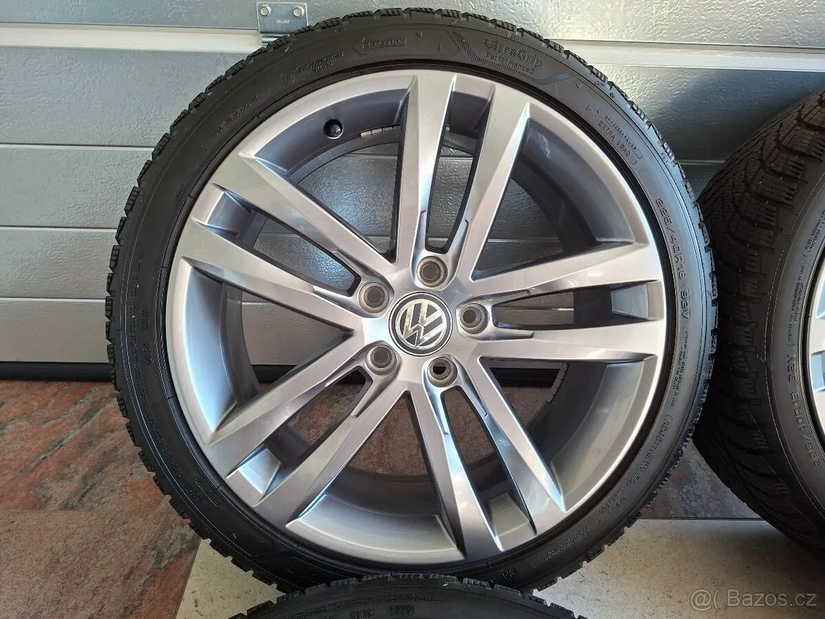 Volkswagen Golf 2025 photo 3