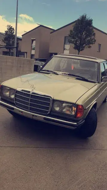 Mercedes-Benz Série 200