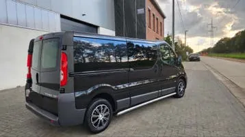 Opel Vivaro 2009 photo 2