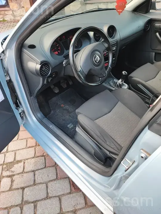 Seat Ibiza 2003 photo 5