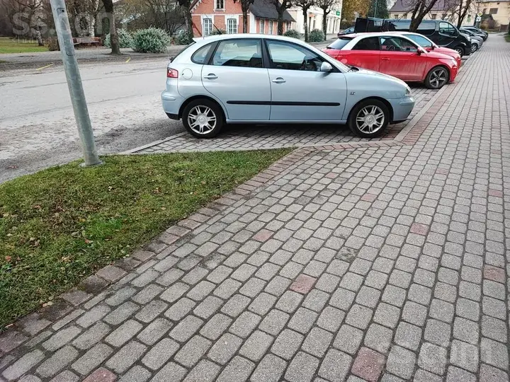 Seat Ibiza 2003 photo 4
