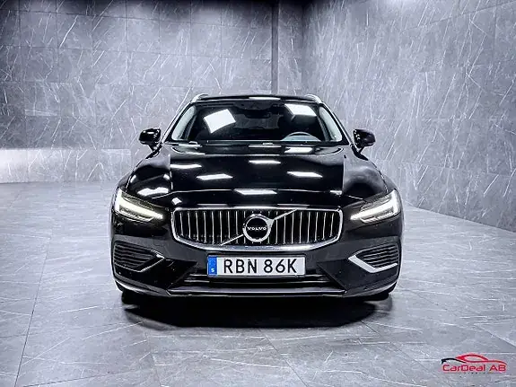 Volvo V60 2022 photo 2