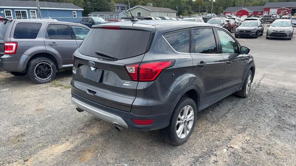 Ford Escape 2019 photo 3