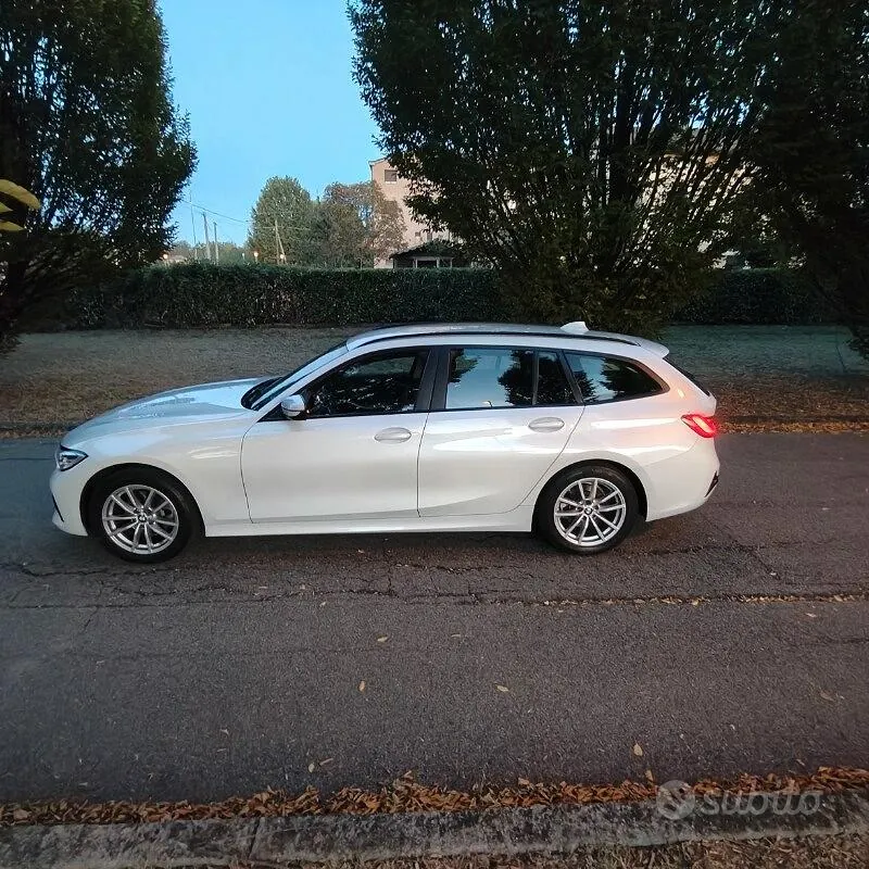 BMW 3 Series 2021 photo 3