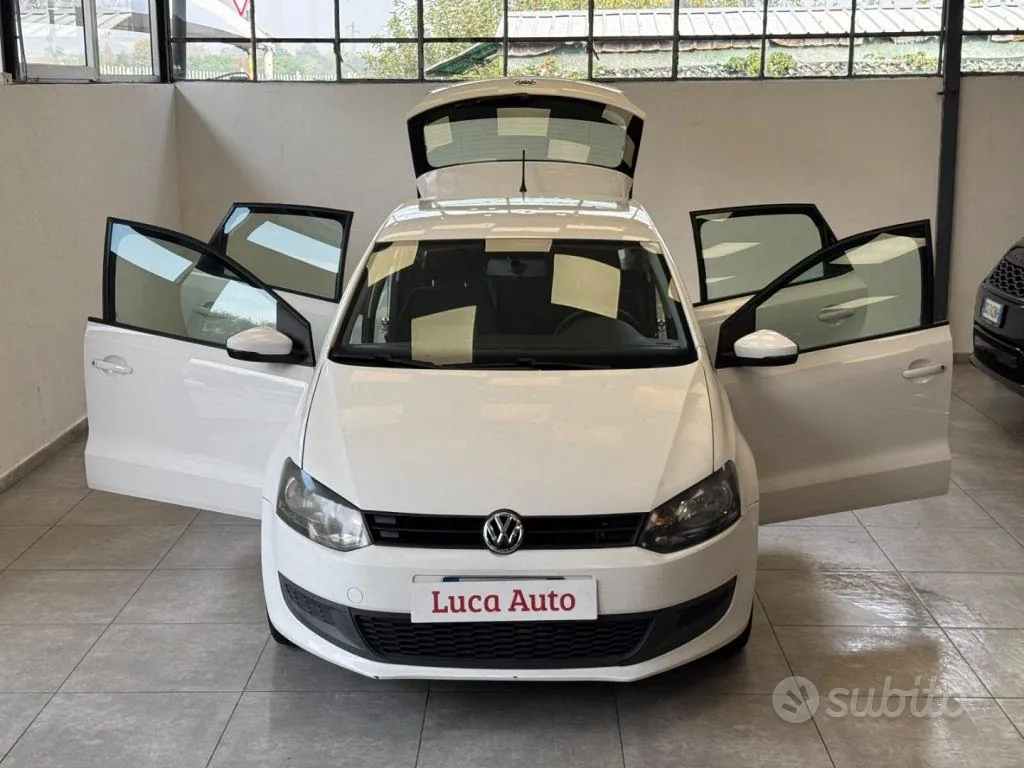 Volkswagen Polo 2012 photo 2
