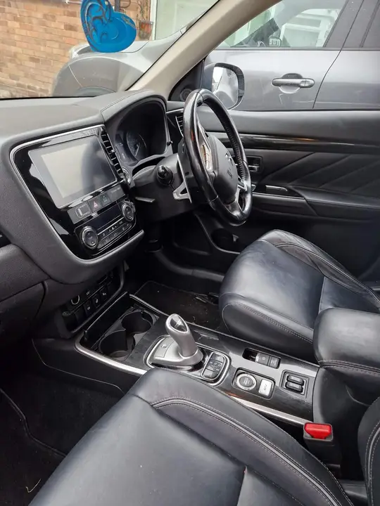 Mitsubishi Outlander 2018 photo 5
