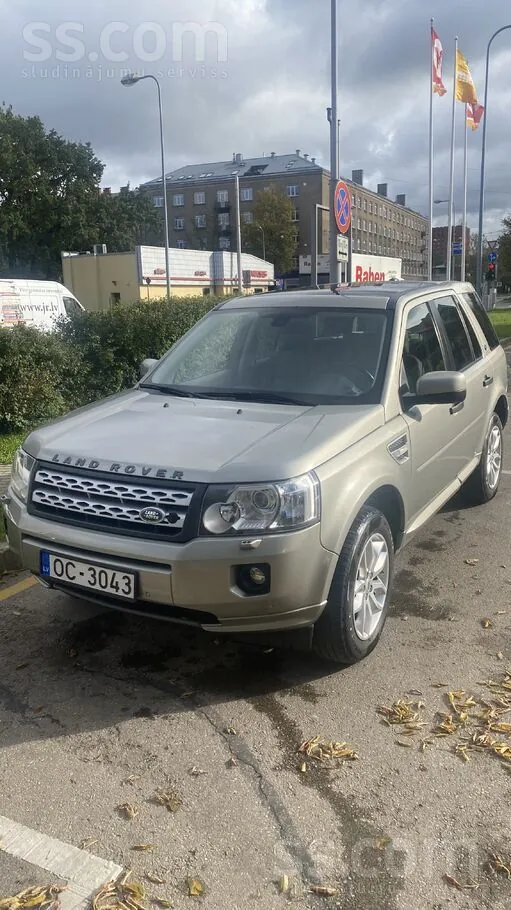 Land Rover Freelander 2011 photo 2