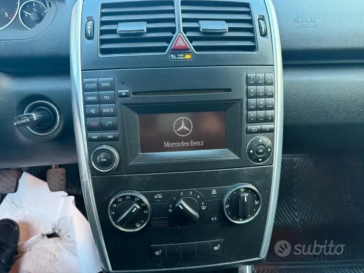 Mercedes-Benz A 2010 photo 5