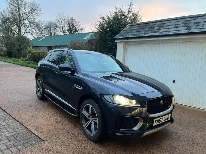 Jaguar F-Pace