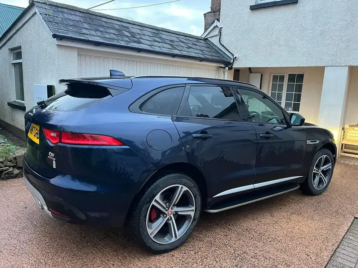 Jaguar F-Pace 2017 photo 5
