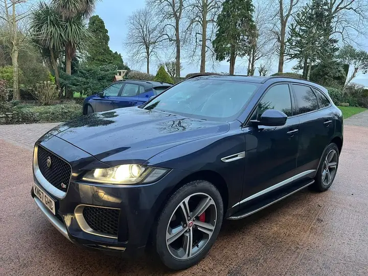 Jaguar F-Pace 2017 photo 4