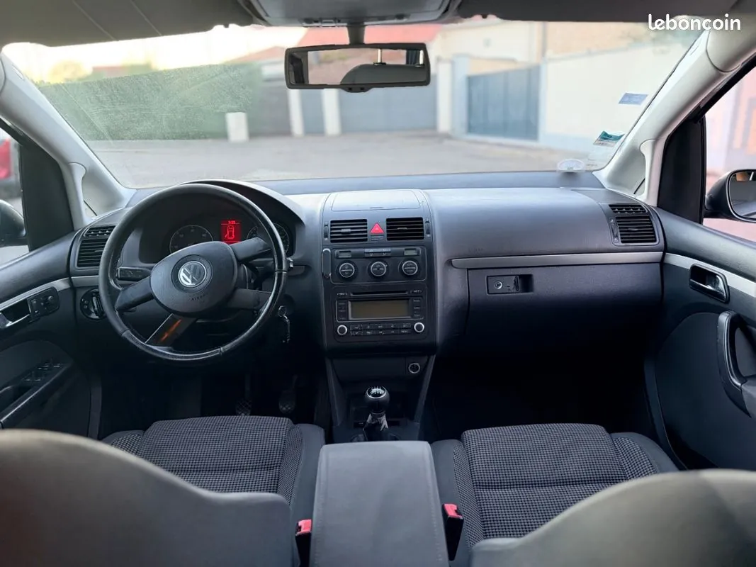 Volkswagen Touran 2005 photo 3