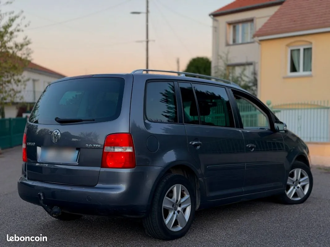 Volkswagen Touran 2005 photo 2