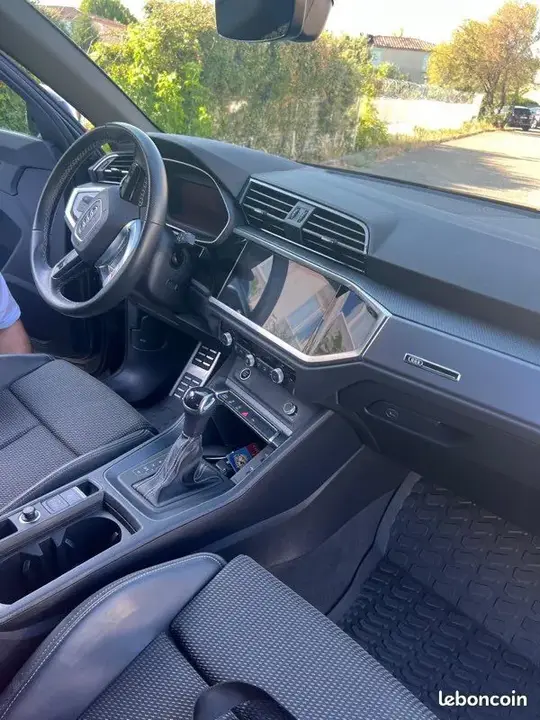 Audi Q3 2022 photo 3