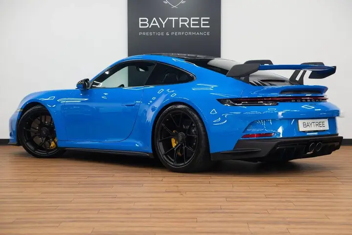 Porsche 911 2021 photo 2