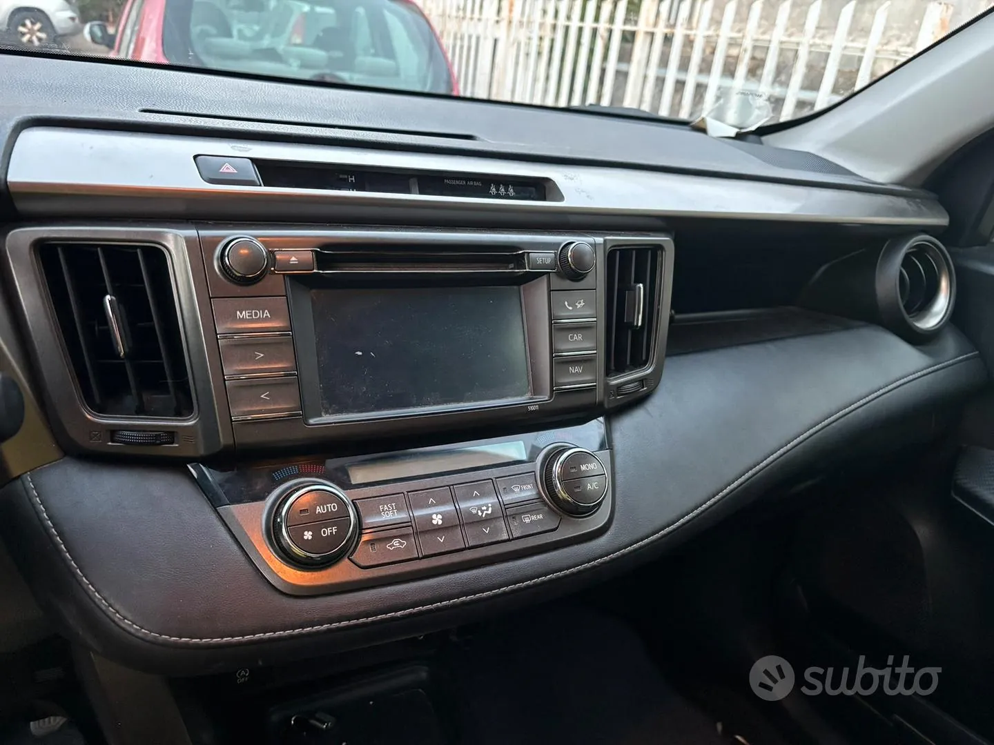 Toyota Rav4 2015 photo 5