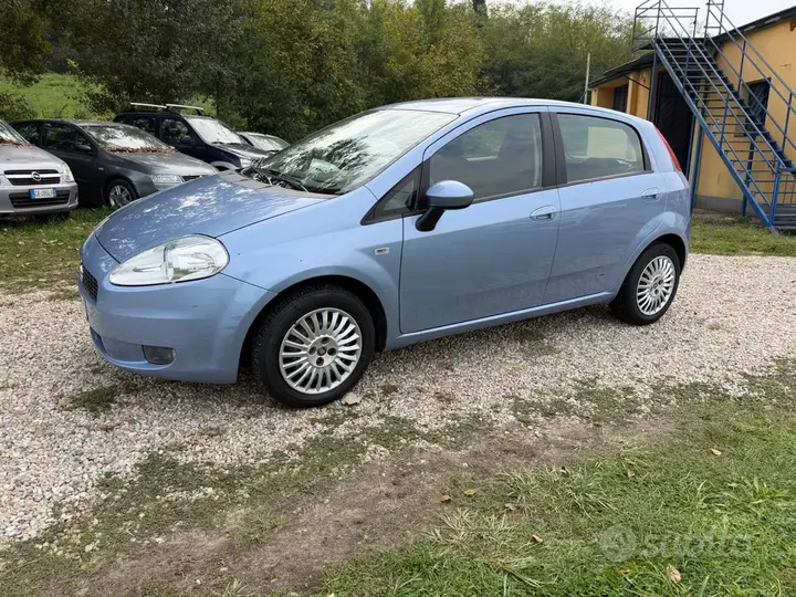 Fiat Grande Punto 2007 photo 2