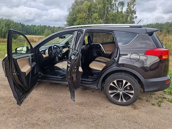 Toyota Rav4 2014 photo 2