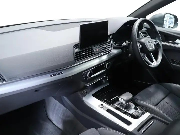 Audi Q5 2024 photo 2