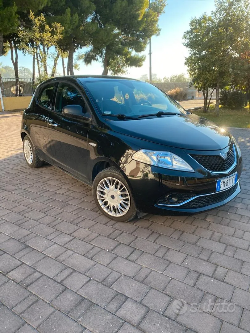 Lancia Ypsilon 2018 photo 2